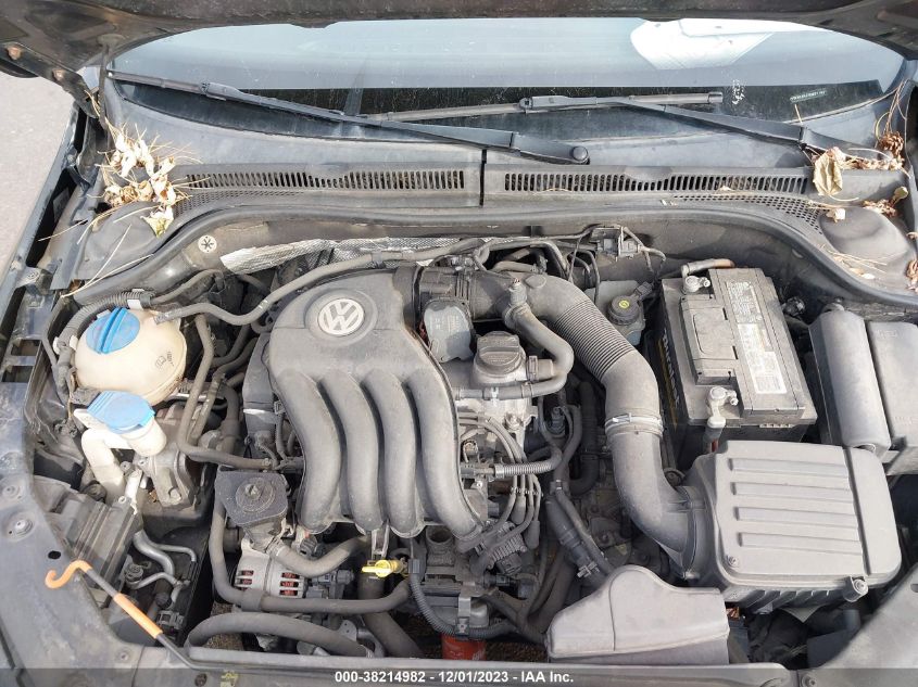 2014 VOLKSWAGEN JETTA 2.0L S - 3VW2K7AJ7EM371631