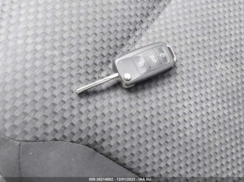 2014 VOLKSWAGEN JETTA 2.0L S - 3VW2K7AJ7EM371631