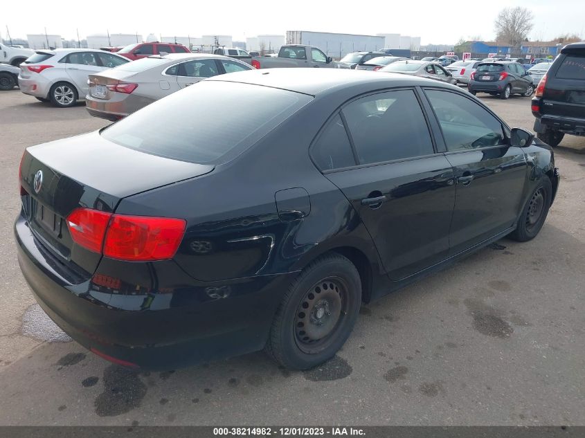 2014 VOLKSWAGEN JETTA 2.0L S - 3VW2K7AJ7EM371631