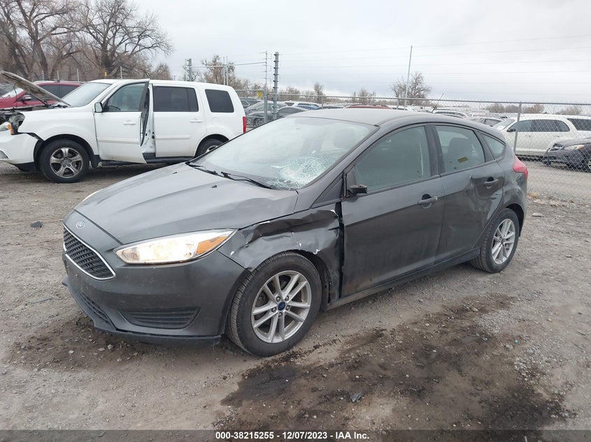 VIN 1FADP3K25JL281957 2018 FORD FOCUS SE