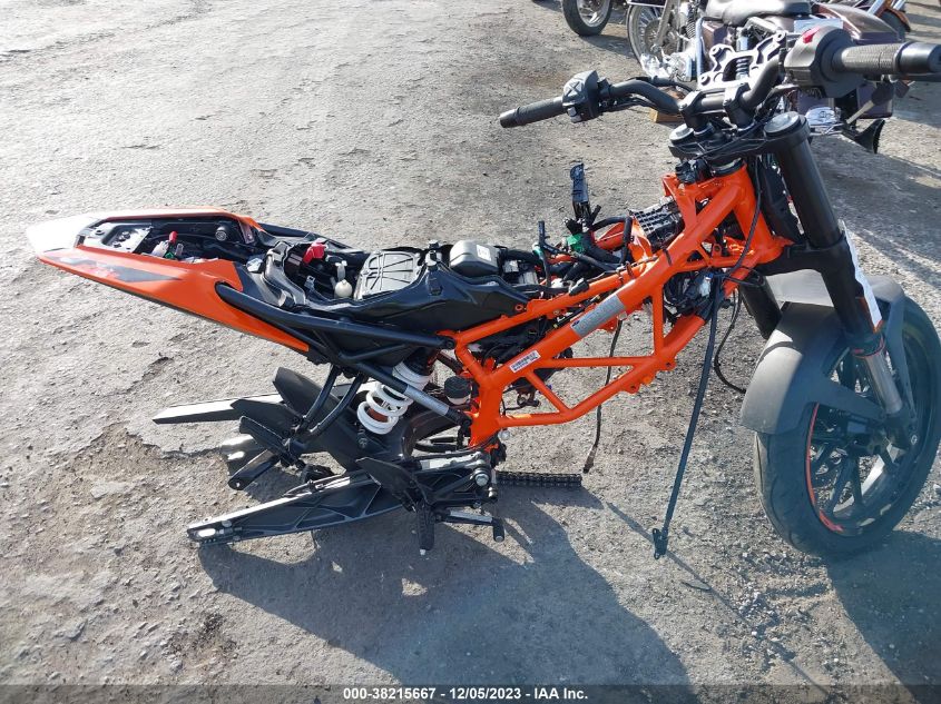 2023 KTM 390 DUKE MD2JPJ403PN211183