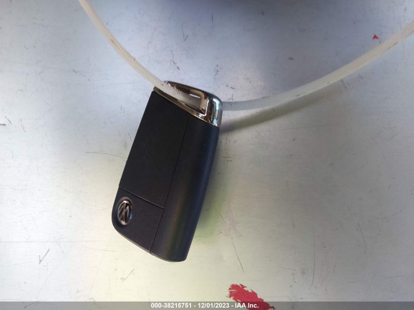 2016 VOLKSWAGEN E-GOLF SE - WVWKP7AU9GW915211