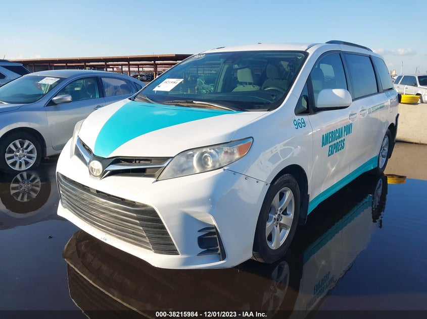 VIN 5TDKZ3DC4JS916814 2018 TOYOTA SIENNA LE