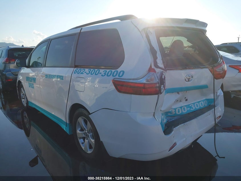 VIN 5TDKZ3DC4JS916814 2018 TOYOTA SIENNA LE