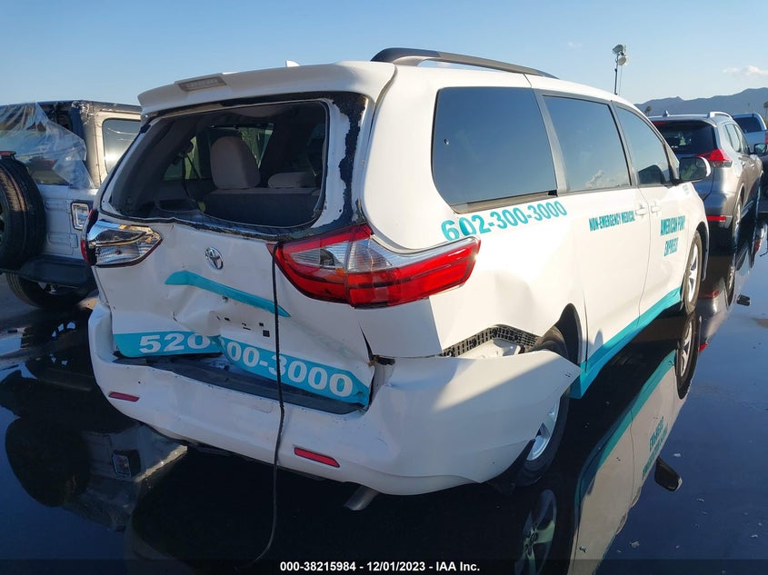VIN 5TDKZ3DC4JS916814 2018 TOYOTA SIENNA LE