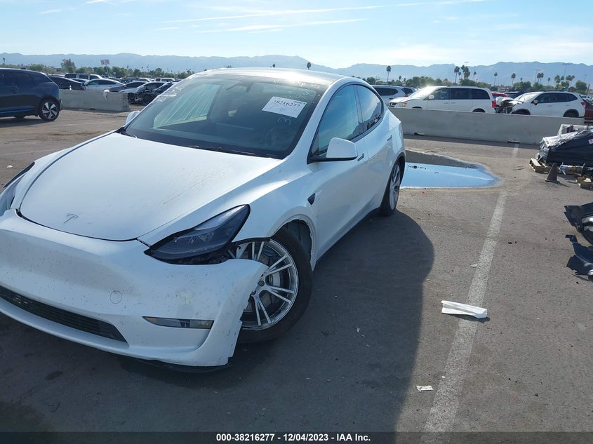VIN 7SAYGAEE6PF830652 2023 TESLA MODEL Y