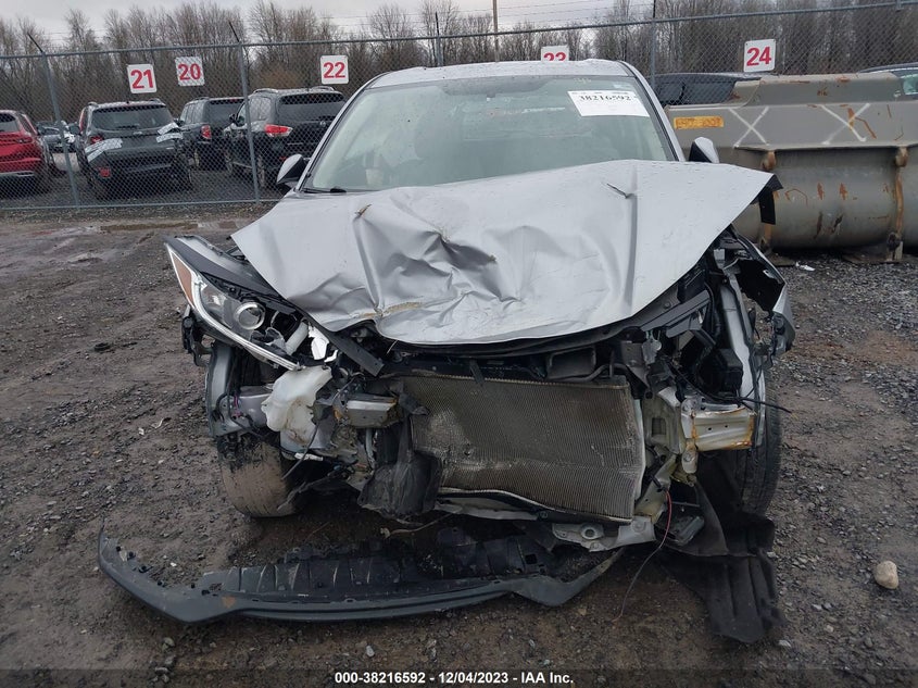 VIN 3CZRU6H30NM708809 2022 HONDA HR-V AWD LX
