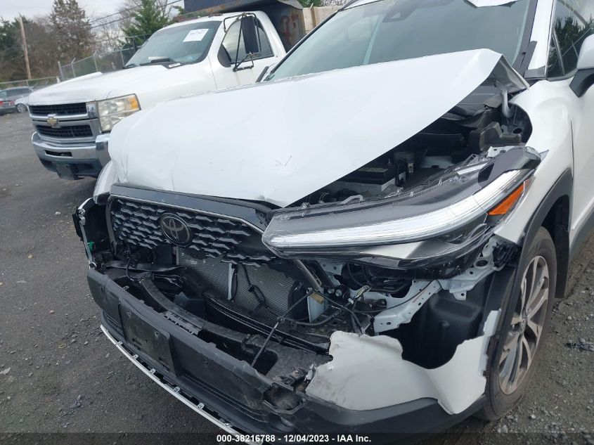 2022 TOYOTA COROLLA CROSS XLE - 7MUDAABG5NV029826