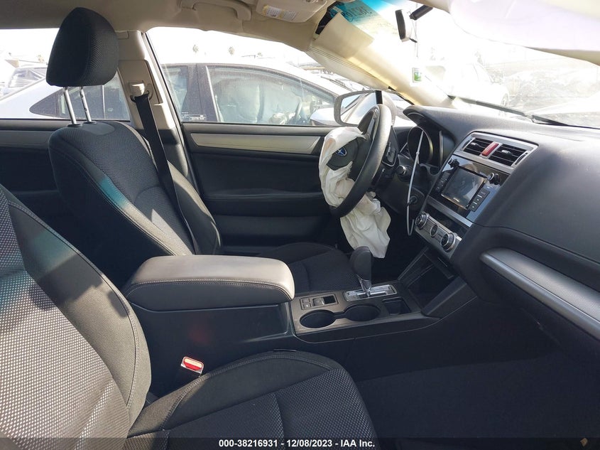 VIN 4S4BSAAC3J3373935 2018 SUBARU OUTBACK 2.5I