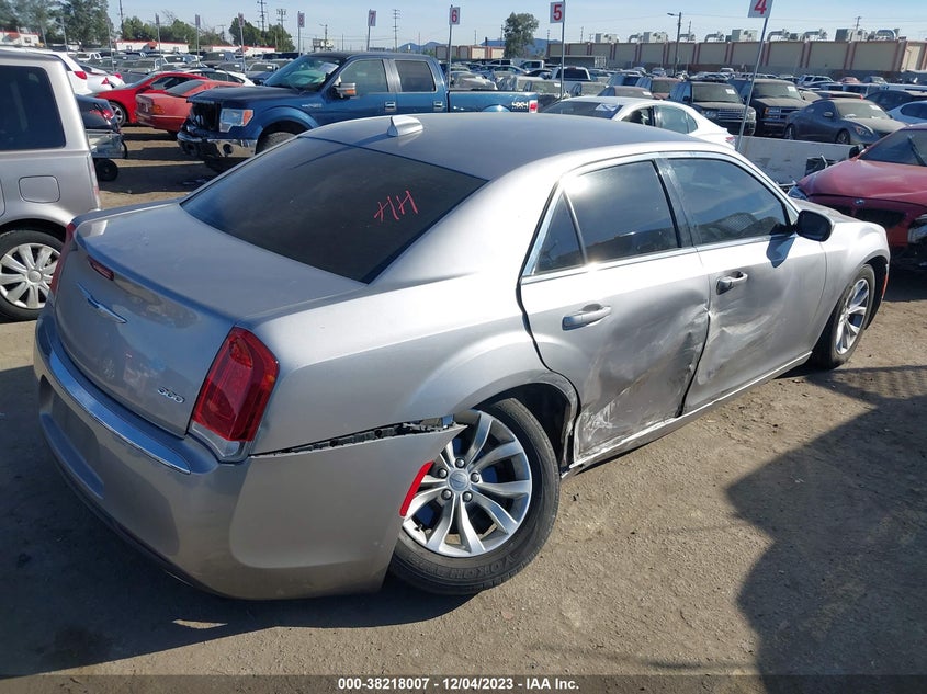 VIN 2C3CCAAG3JH137621 2018 CHRYSLER 300 TOURING