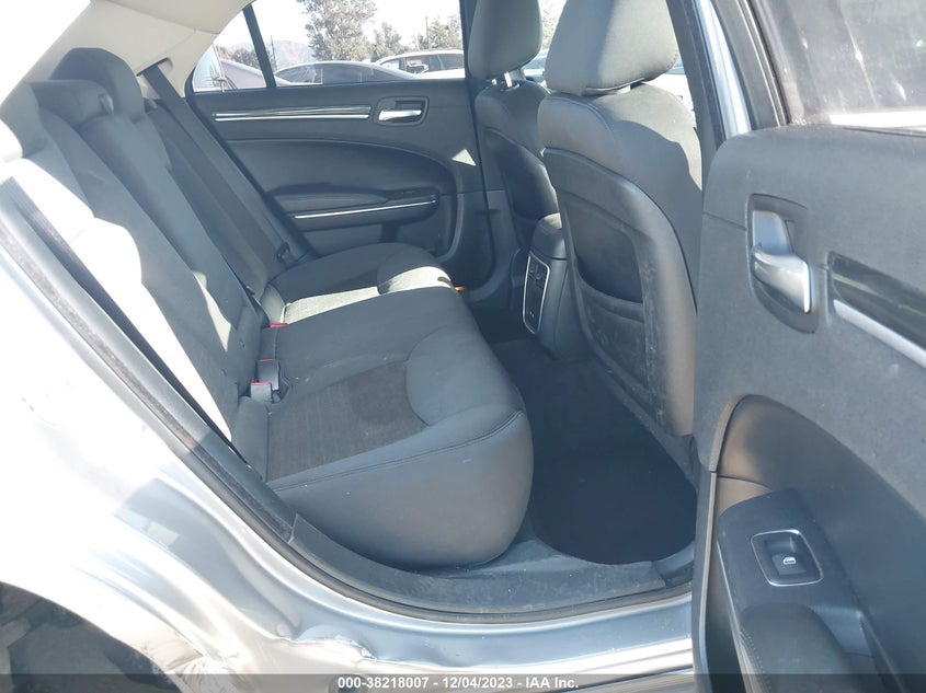 VIN 2C3CCAAG3JH137621 2018 CHRYSLER 300 TOURING