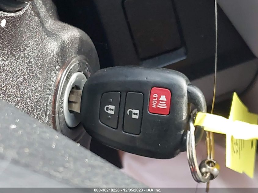 2014 TOYOTA RAV4 XLE - 2T3WFREV6EW129428