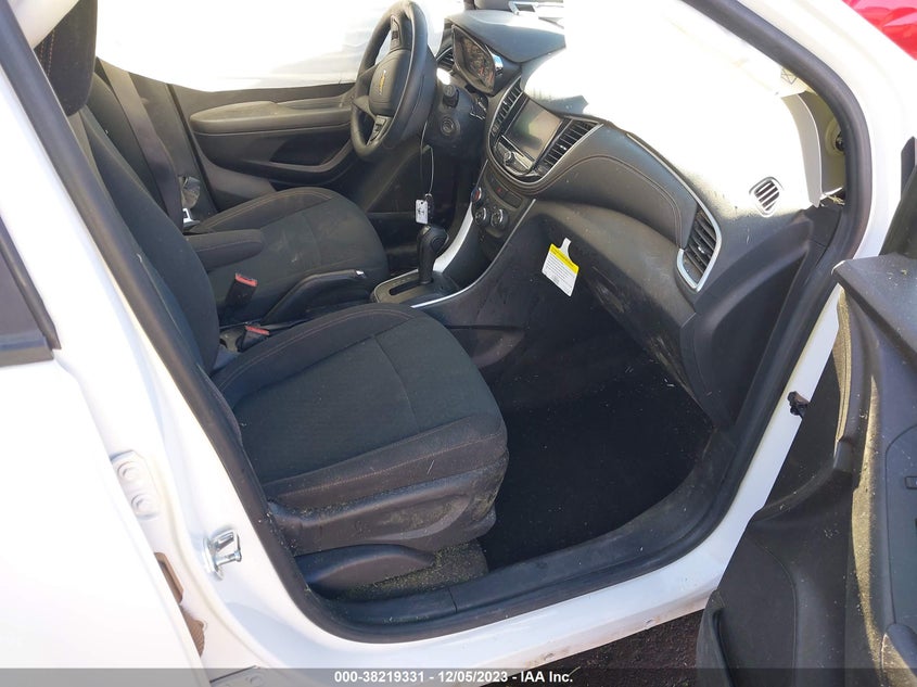 VIN KL7CJKSB0LB022686 2020 CHEVROLET TRAX LS