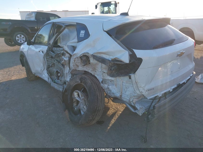 VIN KL77LFE28RC087755 2024 CHEVROLET TRAX LS