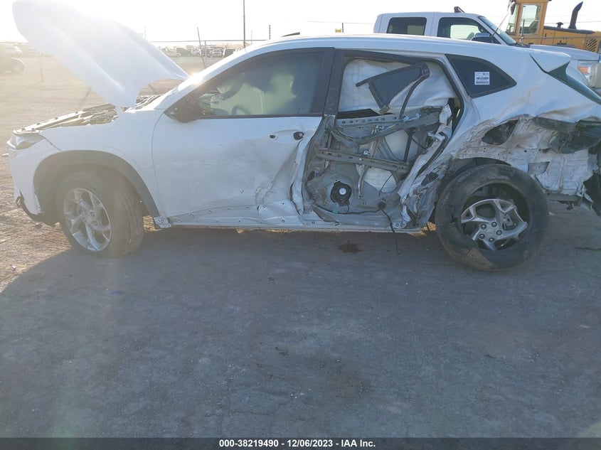 VIN KL77LFE28RC087755 2024 CHEVROLET TRAX LS
