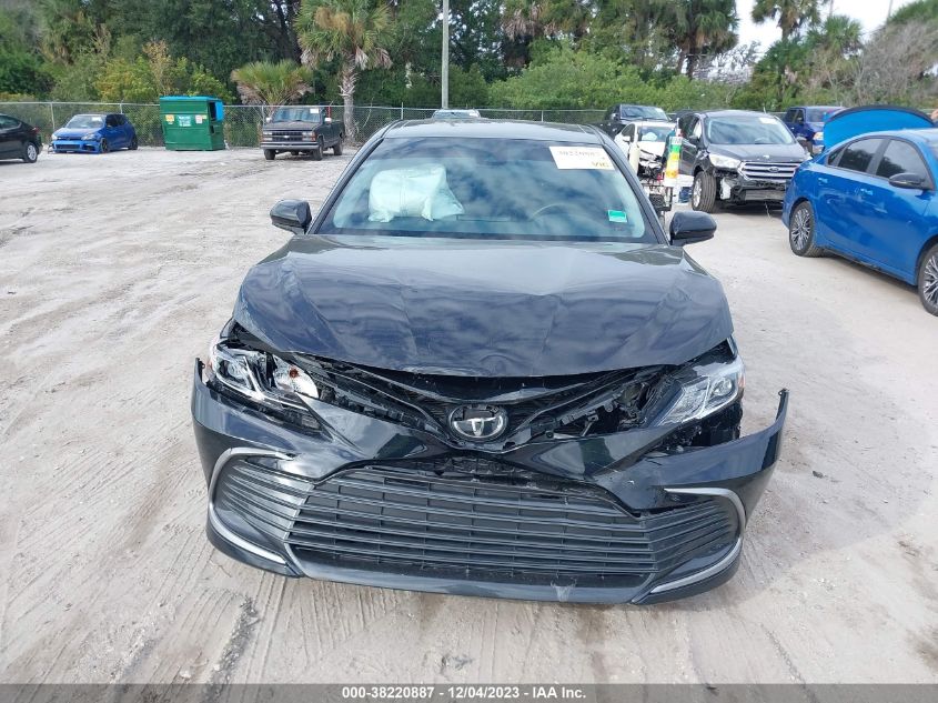 2022 TOYOTA CAMRY LE - 4T1C11AK2NU013604