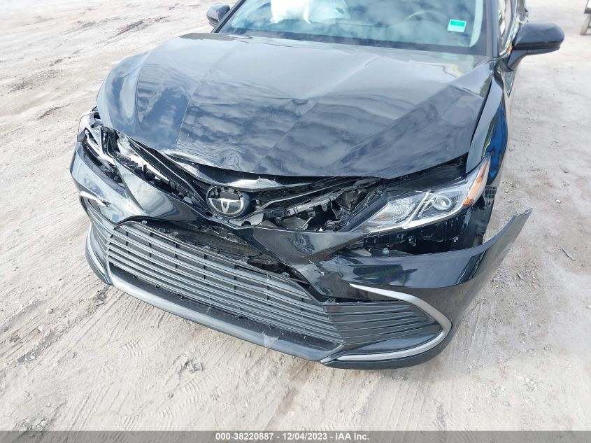 2022 TOYOTA CAMRY LE - 4T1C11AK2NU013604