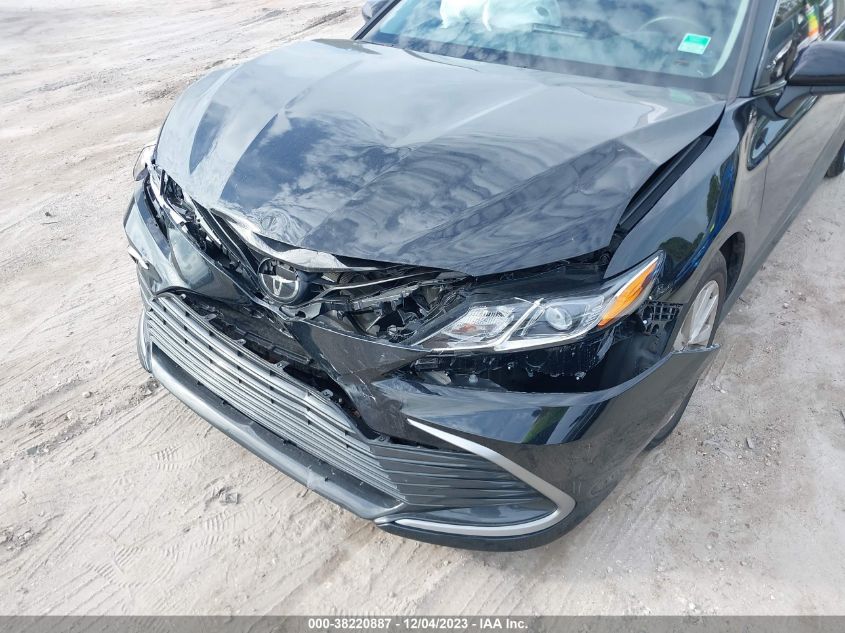 2022 TOYOTA CAMRY LE - 4T1C11AK2NU013604