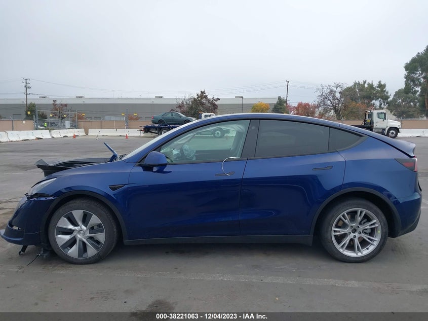 VIN 7SAYGDEE6PF607741 2023 TESLA MODEL Y
