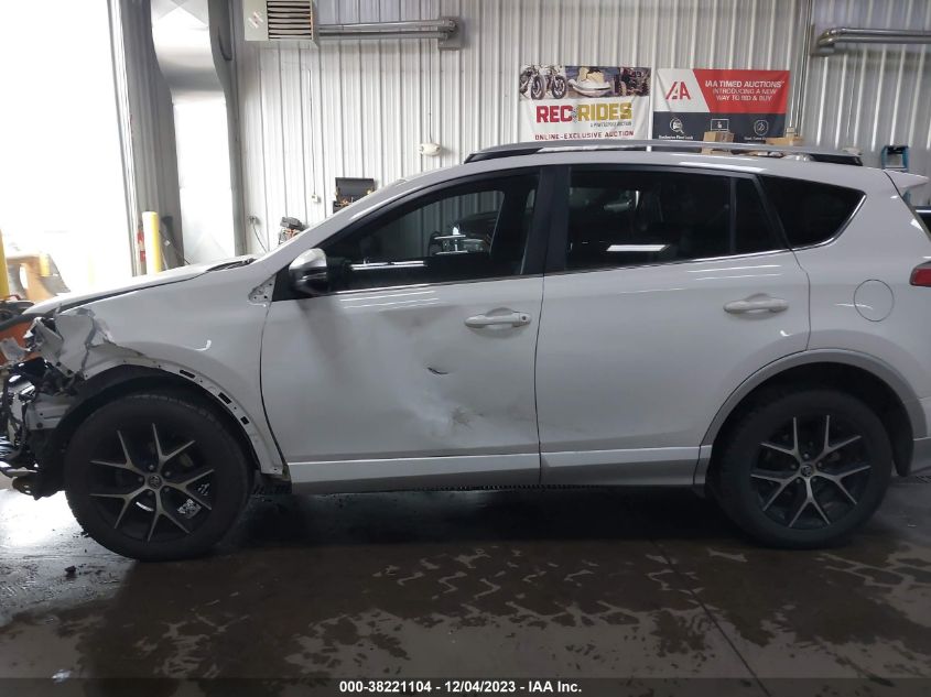 2016 TOYOTA RAV4 SE - JTMJFREV9GD176446