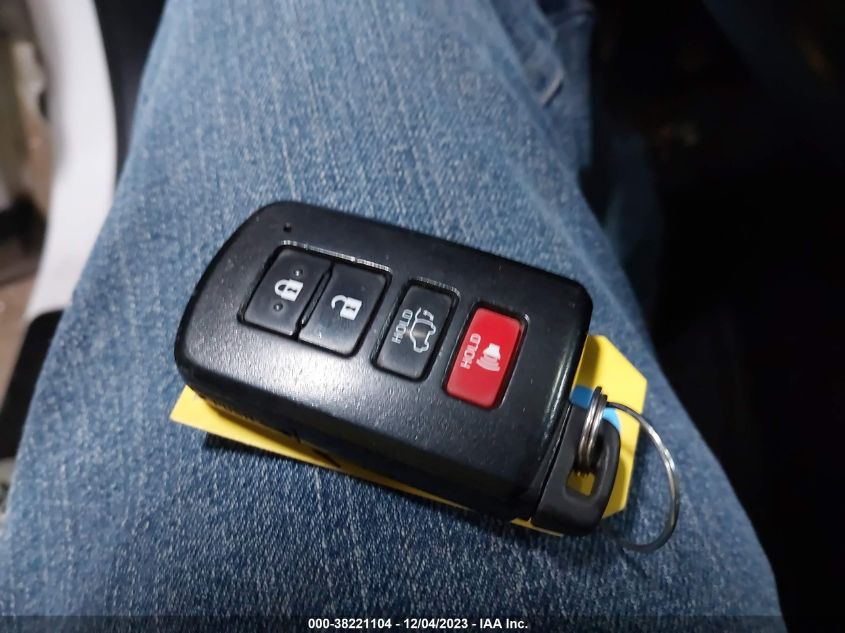 2016 TOYOTA RAV4 SE - JTMJFREV9GD176446