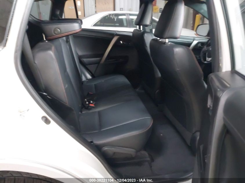 2016 TOYOTA RAV4 SE - JTMJFREV9GD176446