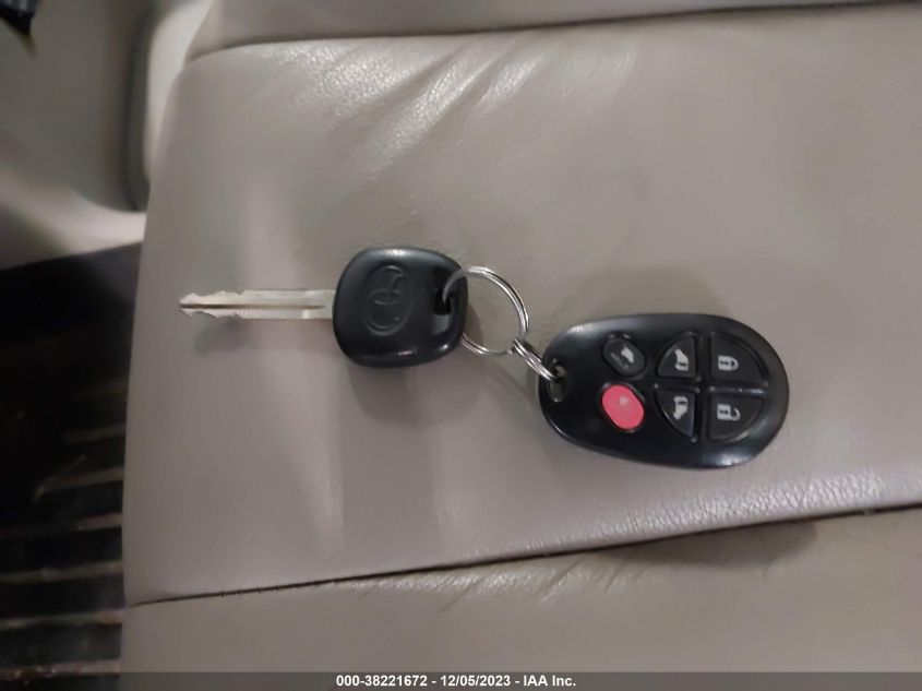 2014 TOYOTA SIENNA XLE 7 PASSENGER - 5TDDK3DC6ES076957