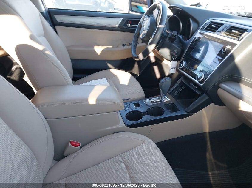 VIN 4S4BSAFCXJ3219585 2018 SUBARU OUTBACK 2.5I PREMIUM
