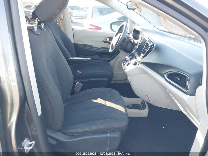 VIN 2C4RC1DG9HR502244 2017 CHRYSLER PACIFICA TOURING
