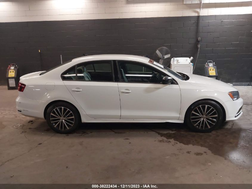 2016 VOLKSWAGEN JETTA 1.8T SPORT - 3VWD17AJ7GM286819
