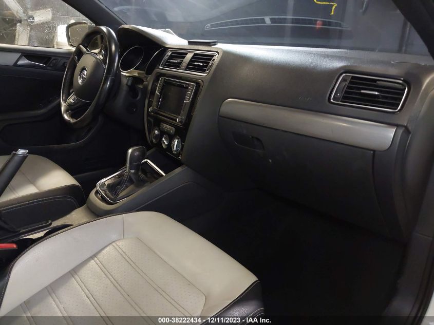 2016 VOLKSWAGEN JETTA 1.8T SPORT - 3VWD17AJ7GM286819