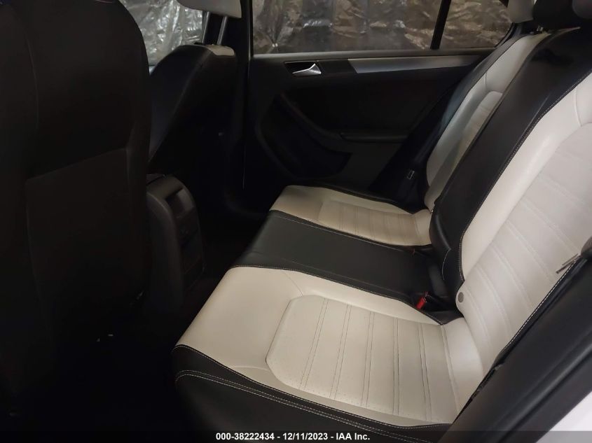 2016 VOLKSWAGEN JETTA 1.8T SPORT - 3VWD17AJ7GM286819