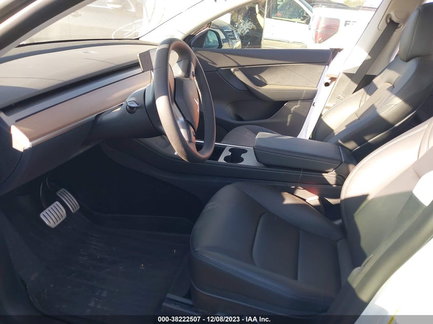 VIN 7SAYGDEF1NF488695 2022 TESLA MODEL Y