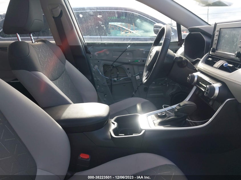VIN 4T3RWRFV1NU075449 2022 TOYOTA RAV4 XLE