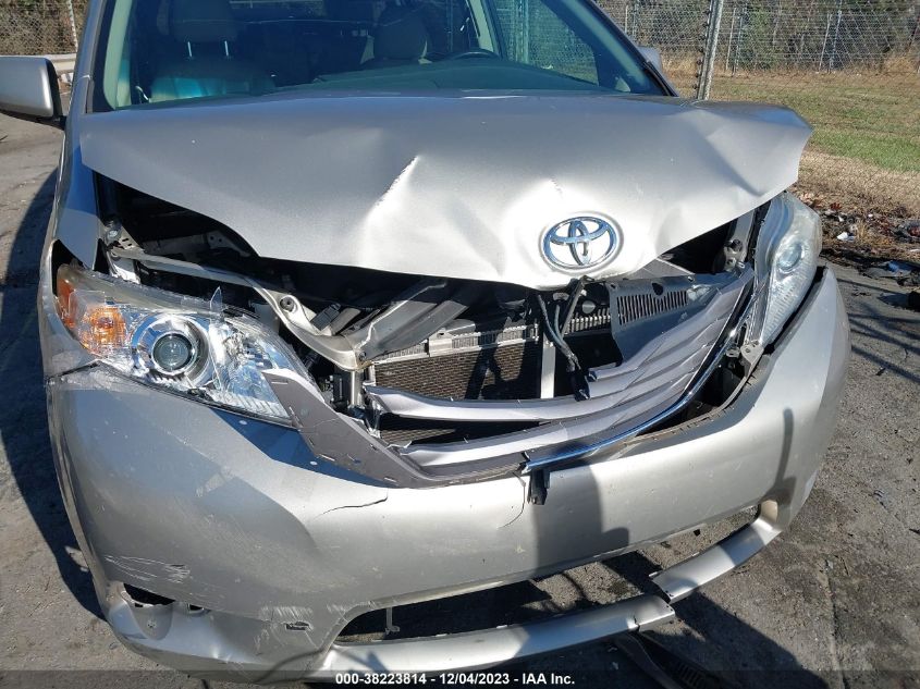 5TDYZ3DCXHS883516 2017 TOYOTA SIENNA, photo no. 6