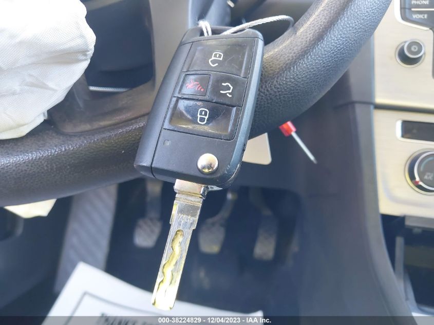 2015 VOLKSWAGEN GOLF LAUNCH EDITION 2-DOOR - 3VW817AU6FM024543