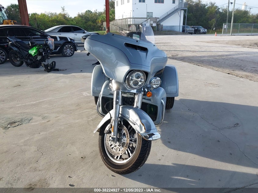 VIN 1HD1MAF16PB850260 2023 HARLEY-DAVIDSON FLHTCUTG