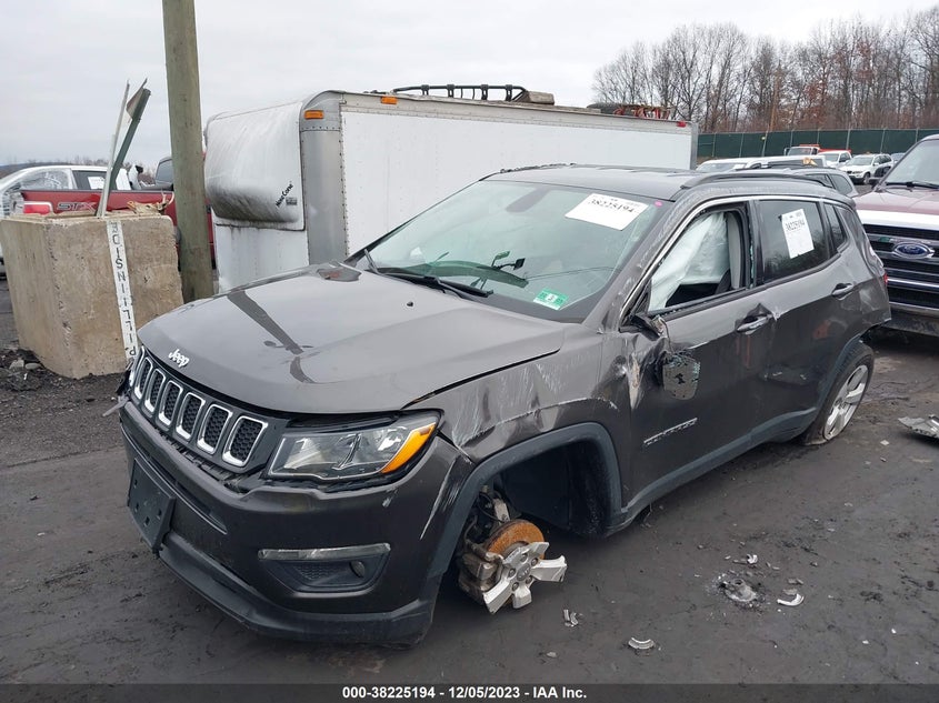 VIN 3C4NJDBB9JT283978 2018 JEEP COMPASS LATITUDE 4X4
