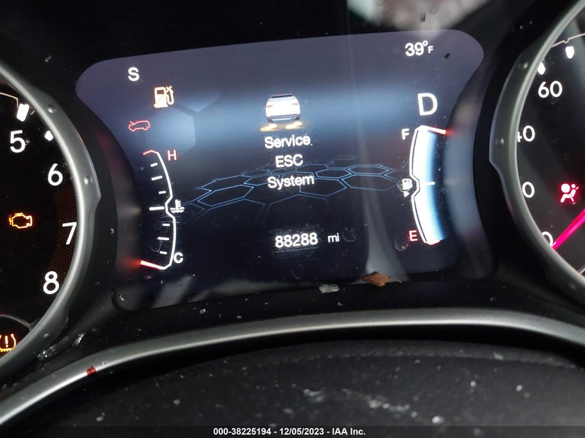 VIN 3C4NJDBB9JT283978 2018 JEEP COMPASS LATITUDE 4X4