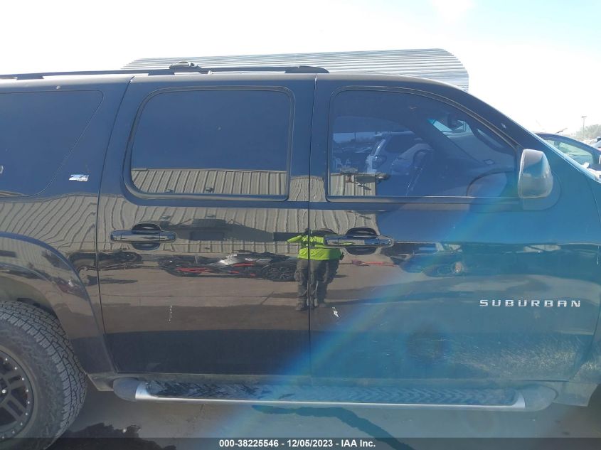 2014 CHEVROLET SUBURBAN K1500 LT - 1GNSKJE79ER140329