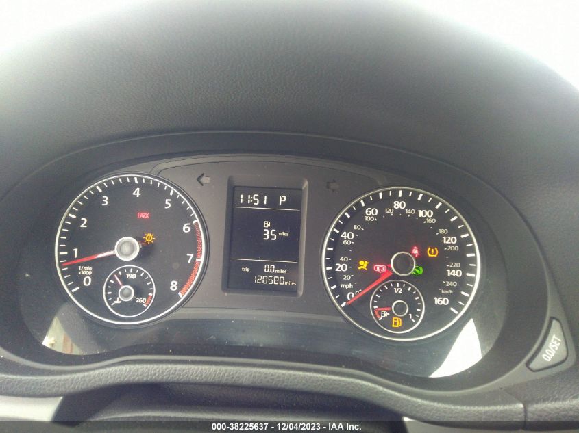 2015 VOLKSWAGEN PASSAT S - 1VWAT7A30FC040936