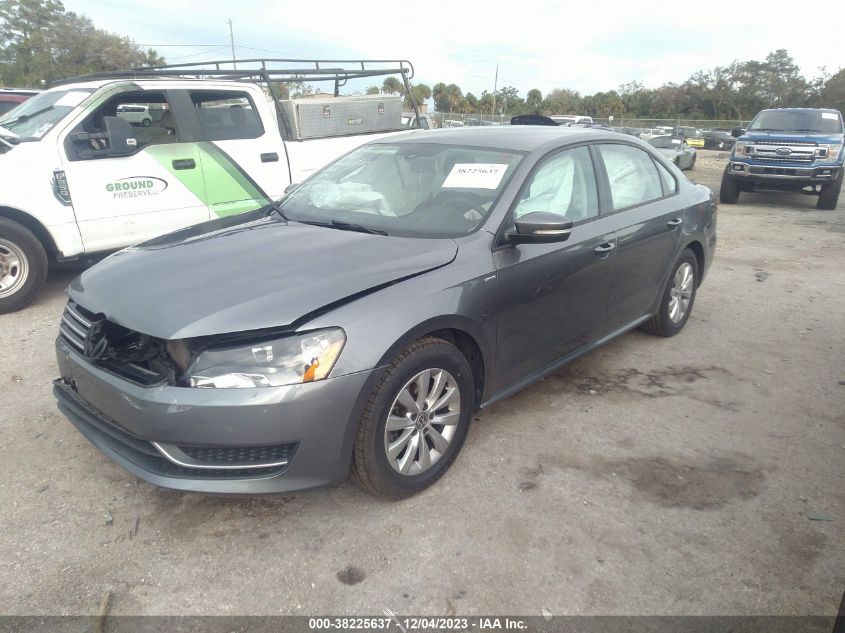 2015 VOLKSWAGEN PASSAT S - 1VWAT7A30FC040936