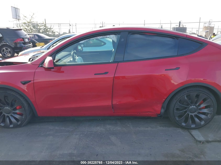 VIN 7SAYGDEF5PF855682 2023 TESLA MODEL Y
