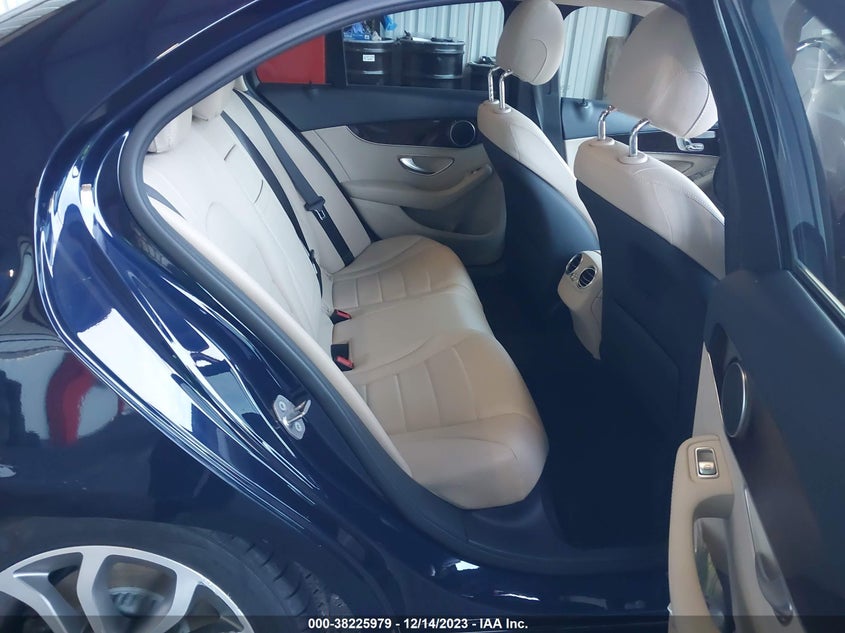 VIN 55SWF4KB7HU218169 2017 MERCEDES-BENZ C 300 4MATIC