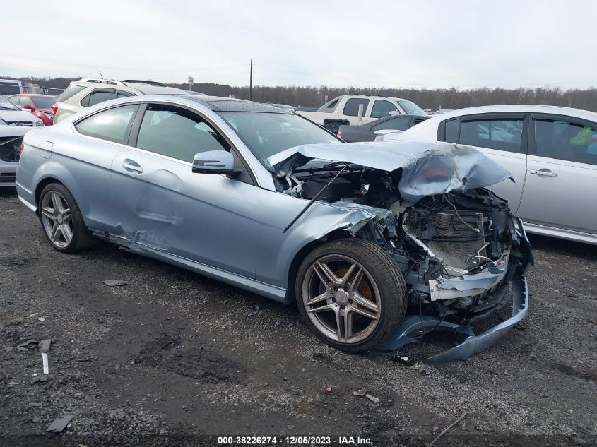 2013 MERCEDES-BENZ C 250 - WDDGJ4HB5DG039789