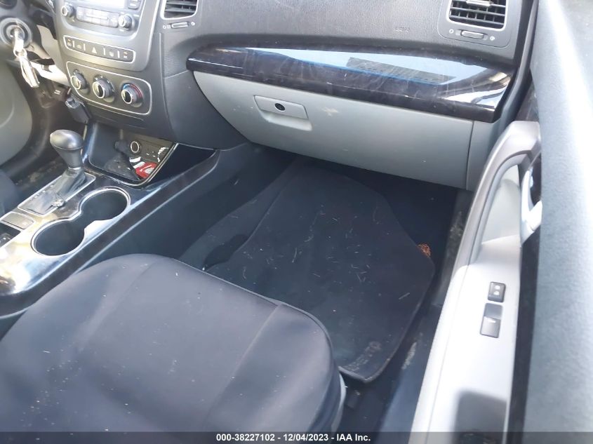 2015 KIA SORENTO LX - 5XYKT3A67FG584498