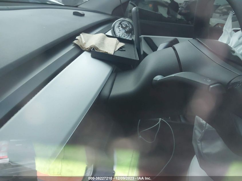 2022 TESLA MODEL Y - 7SAYGDEF5NF411649