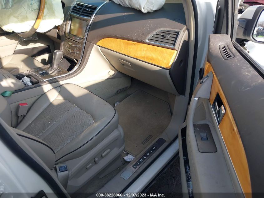 2013 LINCOLN MKX - 2LMDJ8JKXDBL19522