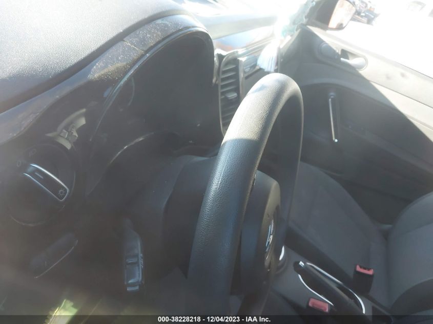 2013 VOLKSWAGEN BEETLE 2.5L ENTRY - 3VWFX7ATXDM604114