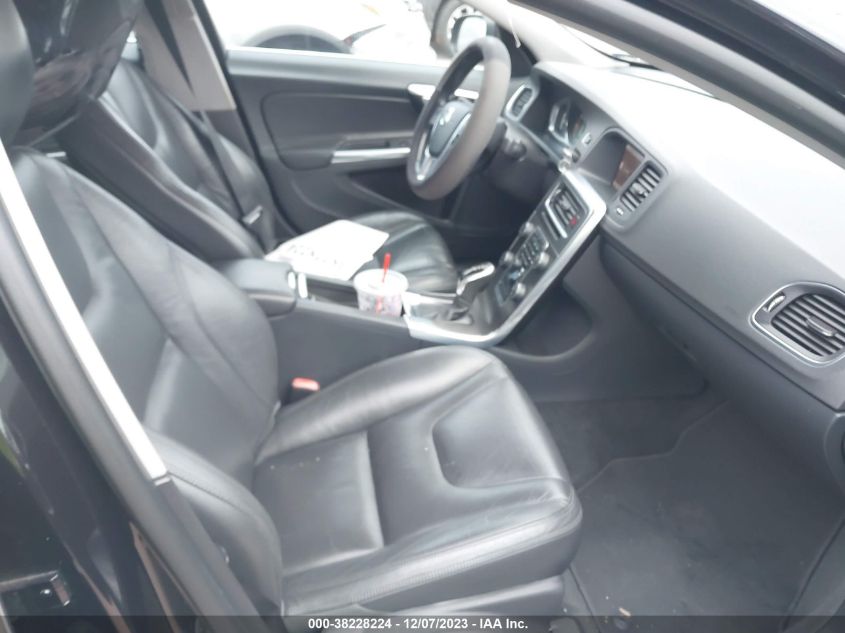 2014 VOLVO S60 T5/T5 PLATINUM - YV1612FS2E2298164